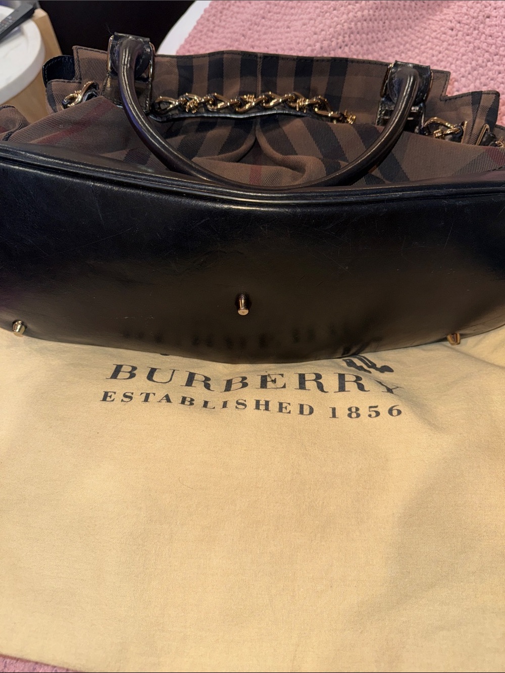Burberry Bag with Black leatherTrim and Gold Chain Accent - Picture 9 of 11